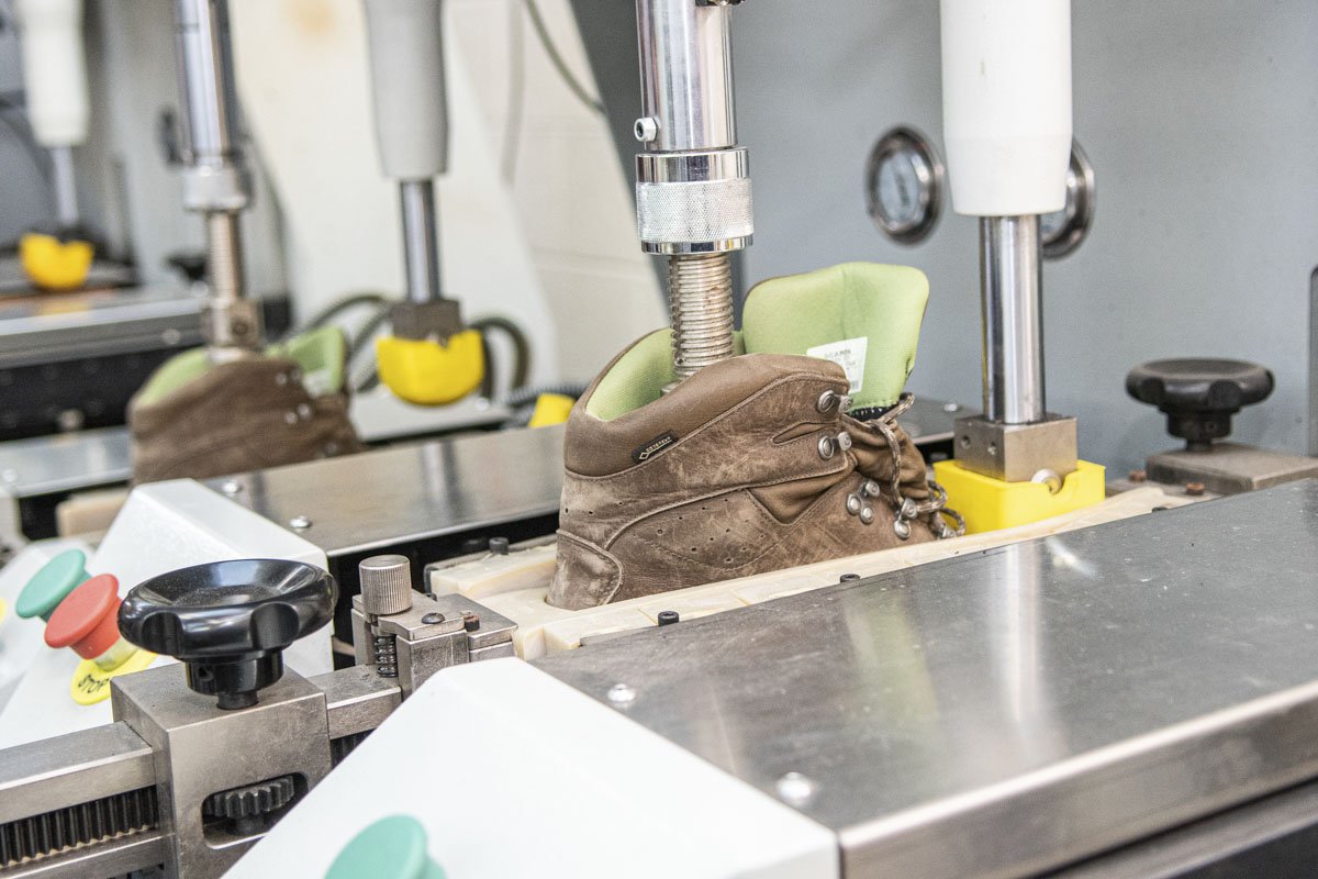 Repairing a walking boot